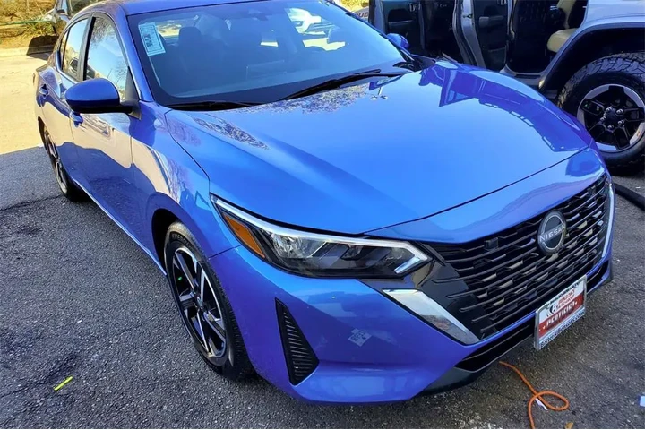 $22018 : Nissan Sentra 2025 SV 4dr Se image 1