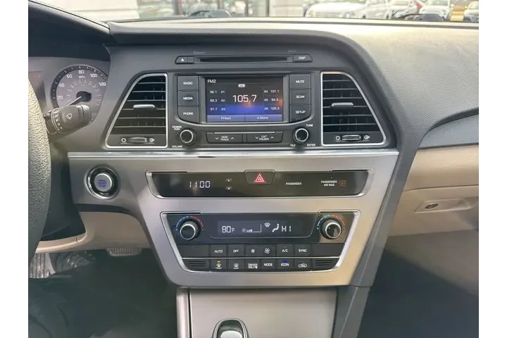 $9431 : Pre-Owned 2016 Sonata Hybrid image 6