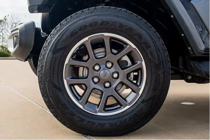 $23368 : Jeep Gladiator 2022 4x4 Over image 6