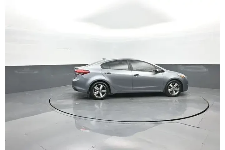 $12952 : Kia Forte 2018 S 4dr Sedan image 8