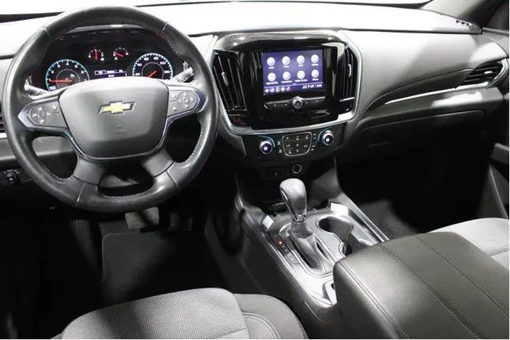 $31982 : Chevrolet Traverse 2022 LT C image 2