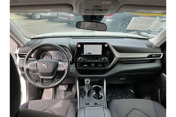 $31088 : Toyota Highlander 2023 L 4dr image 5
