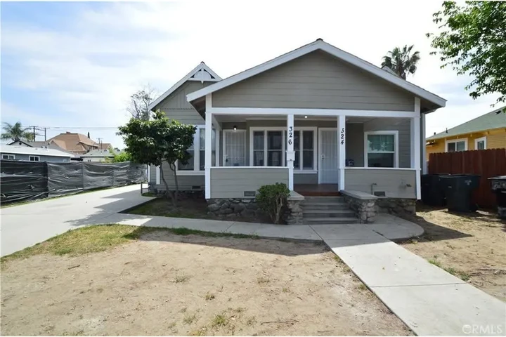 $3100 : 324 N Palomares St image 1