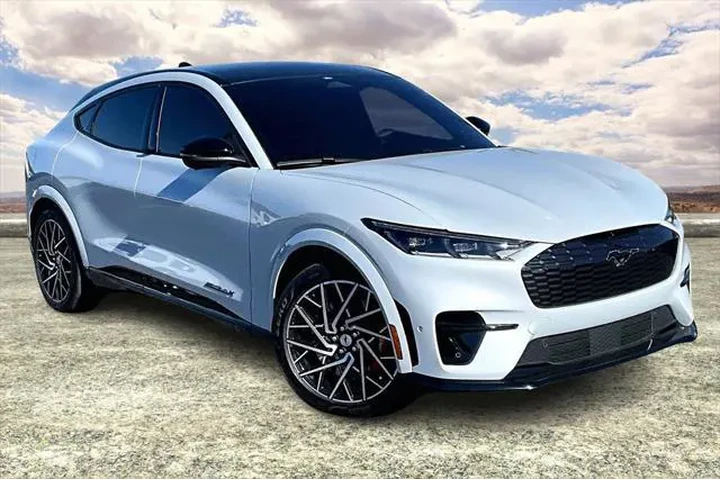 $33991 : Ford Mustang Mach-E 2023 AWD image 1