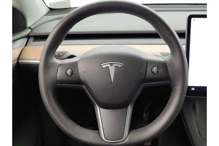 $28998 : Tesla Model Y 2023 AWD Long image 10