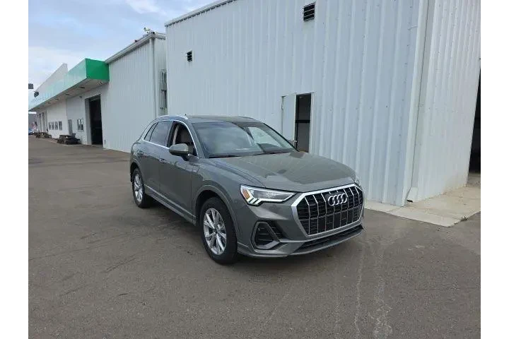 $26900 : Audi Q3 2022 AWD quattro S l image 1