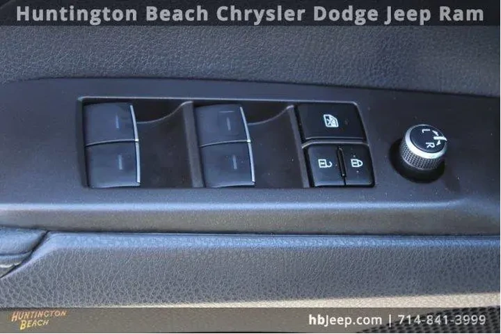 $27900 : Toyota Camry 2023 XSE V6 4dr image 10