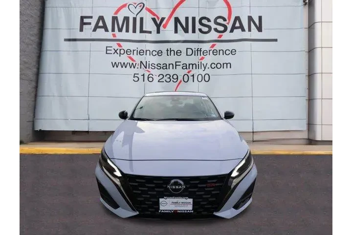 $28409 : Nissan Altima 2023 2.5 SR 4d image 2