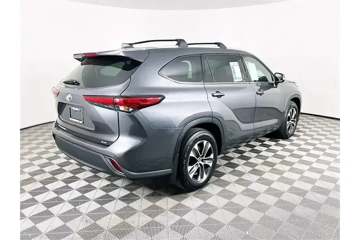 $31500 : Toyota Highlander 2022 XLE 4 image 7