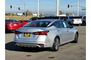 $20000 : Nissan Altima 2023 2.5 SL 4d thumbnail