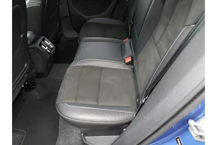 $25995 : Volvo XC40 R-Design image 2