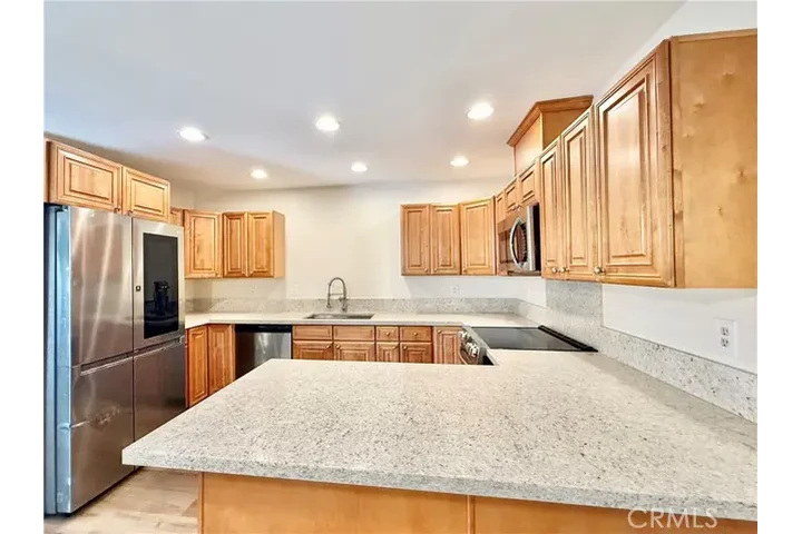 $3200 : Encantadora Casa De 3 Recamara image 2