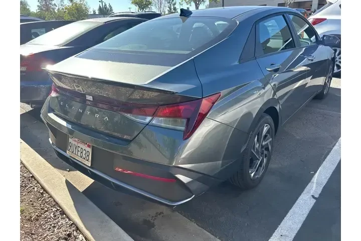$20500 : Hyundai ELANTRA 2025 SEL Spo image 2