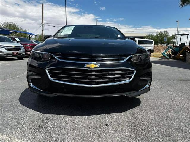 $15950 : Pre-Owned 2018 Malibu LT Seda image 3