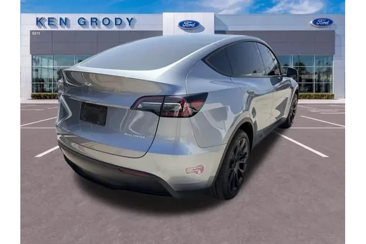 $35976 : Tesla Model Y 2024 AWD Long image 3