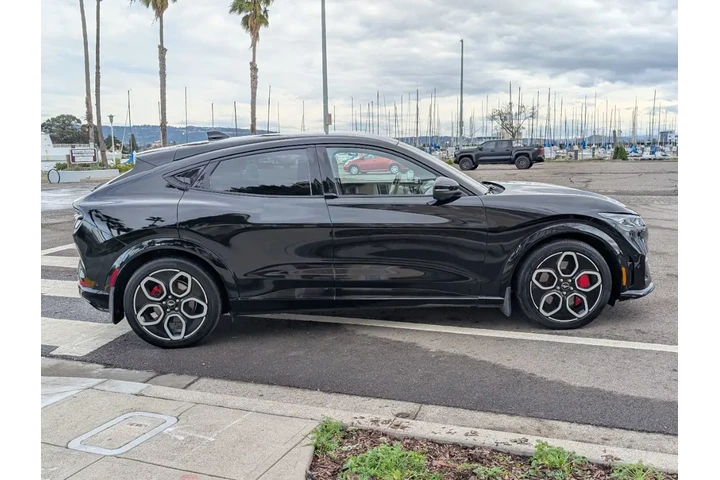 $23988 : 2021 Mustang Mach-E GT image 5