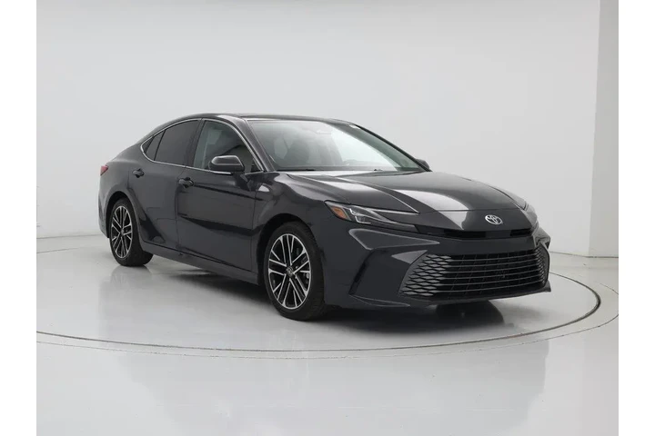 $34998 : Toyota Camry 2025 XLE 4dr Se image 1