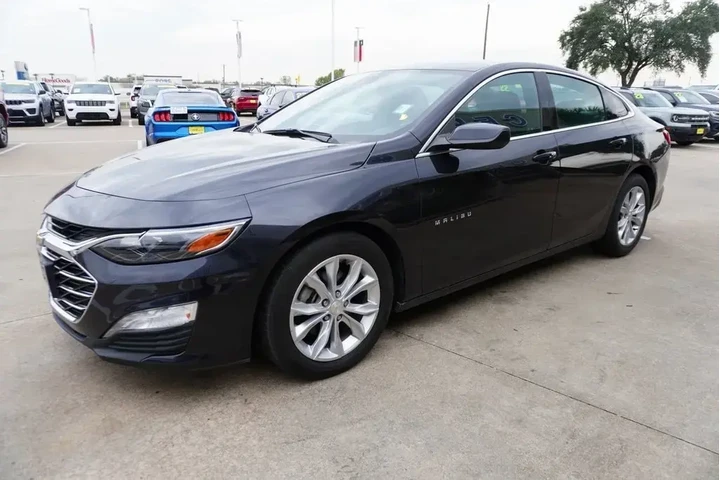 $18988 : Chevrolet Malibu 2023 LT 4dr image 3