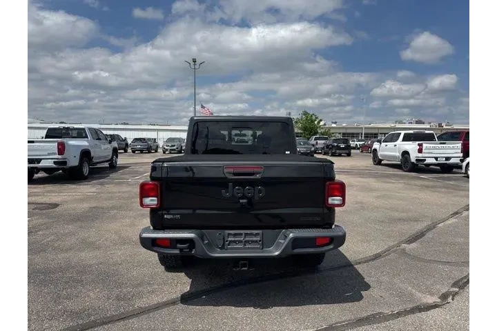 $25982 : Jeep Gladiator 2020 4x4 Spor image 6