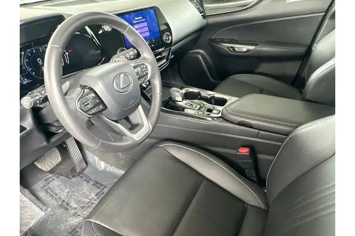 $37945 : Lexus NX 350 2023 AWD 4dr Cr image 9