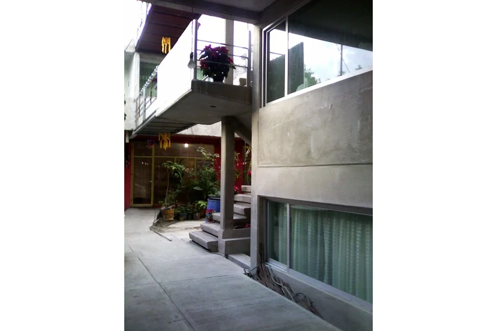 $3300 : recamara amueblada individual image 6