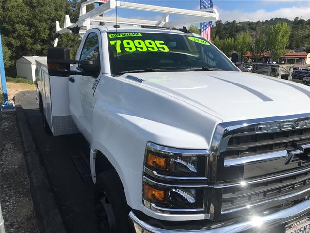 $69878 : 2020 Silverado MD 4500 image 2