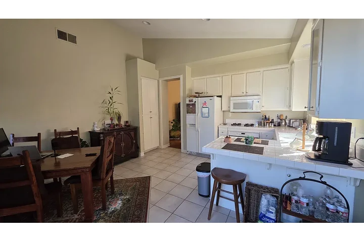 $1500 : Anaheim - 3 bed 2 Bath image 5