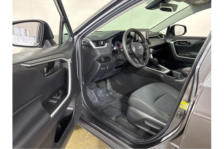 $27388 : Gold Certified2022 RAV4 LE image 2