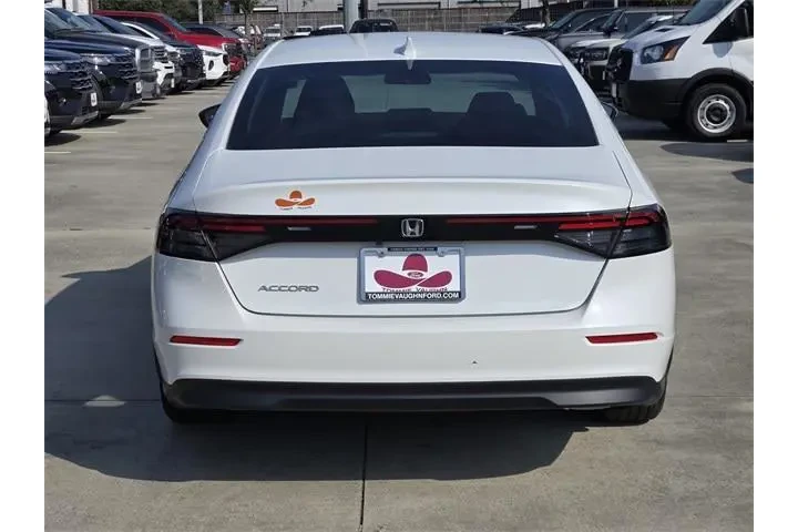 $25973 : Honda Accord 2024 EX 4dr Sed image 6
