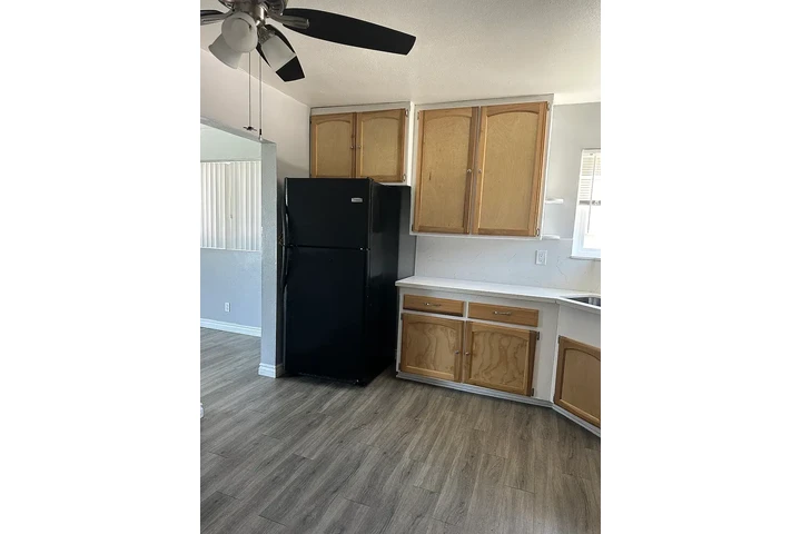 $1280 : Downey 2 & 1 Available image 6