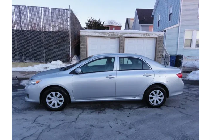 $7950 : 2010 Corolla LE image 7