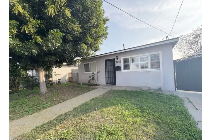 $2700 : Street parking. image 1