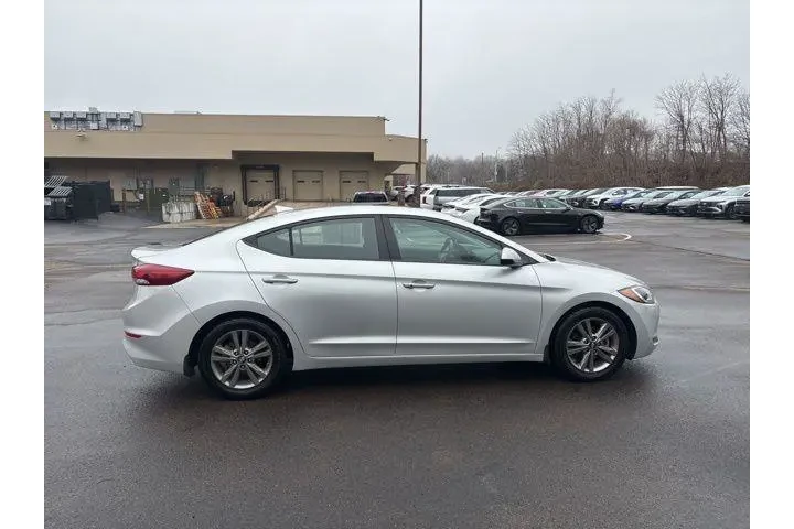 $13000 : Hyundai ELANTRA 2018 Value E image 7