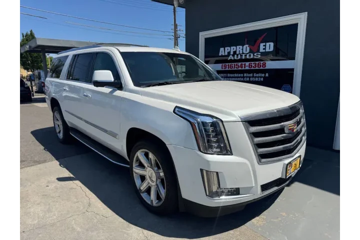 $27998 : 2019 Escalade ESV Luxury image 2