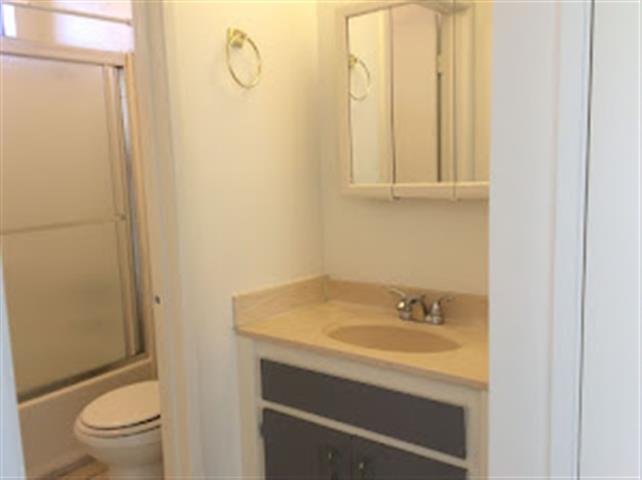 $2300 : SPACIOUS 2-BEDROOM/ 2-BATH. image 9