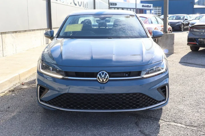 $22988 : 2025 Jetta SE Auto image 2