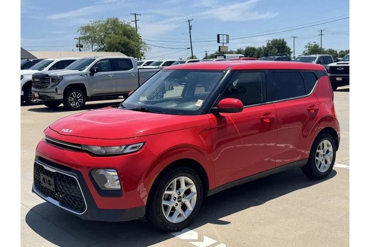 $15569 : Kia Soul 2022 LX 4dr Crossov image 2