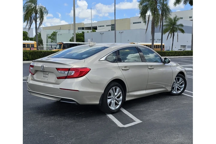 $12500 : (2018) Honda Accord image 4