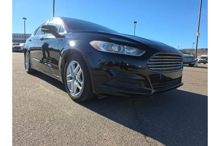 $12101 : Ford Fusion 2016 SE 4dr Seda image 9