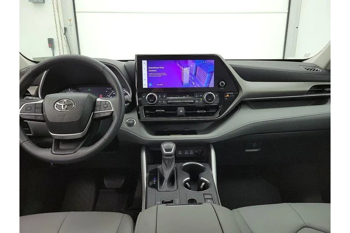 $38998 : Toyota Highlander Hybrid 202 image 9