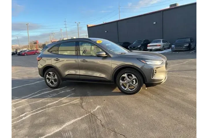 $29980 : Ford Escape 2025 AWD ST-Line image 3