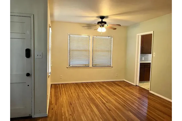 $900 : Hermosa casa de 3 dormitorios image 4