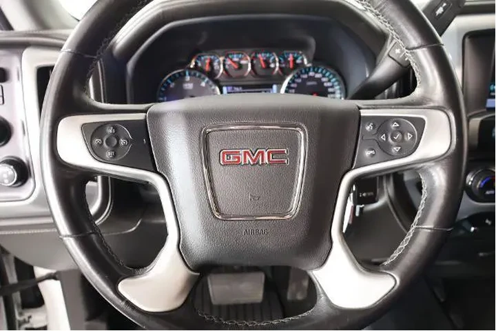 $30431 : GMC Sierra 1500 2018 4x4 SLT image 3
