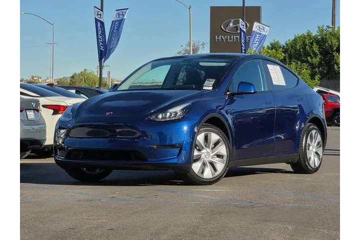 $32400 : Tesla Model Y 2023 AWD 4dr C image 2