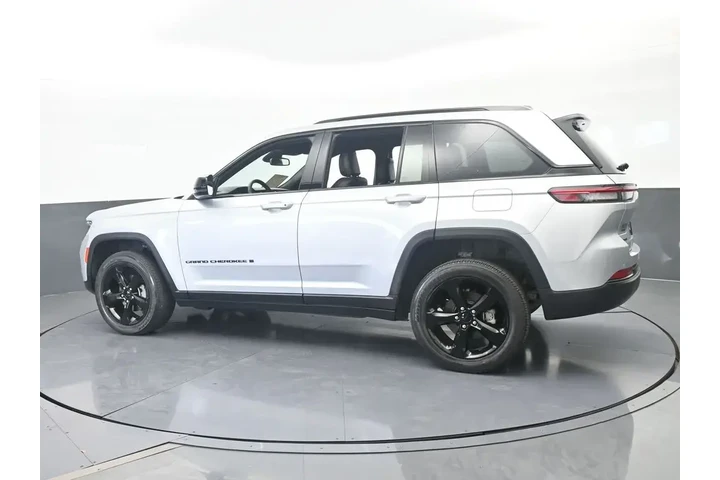 $30000 : Jeep Grand Cherokee 2023 4x4 image 7