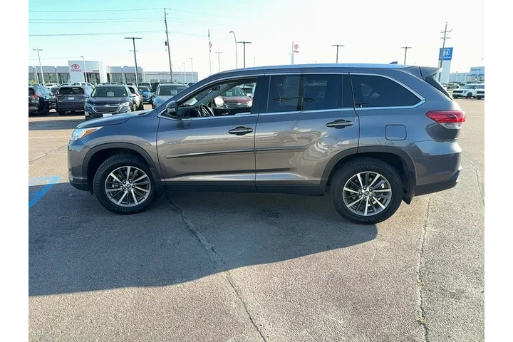 $29997 : 2019 Highlander SE image 7