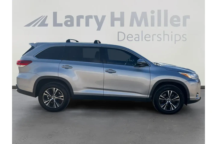 $24994 : Toyota Highlander 2019 LE 4d image 6