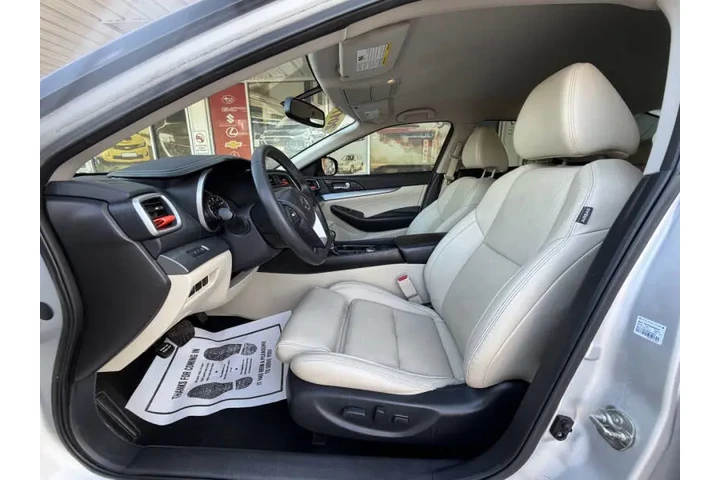 $17999 : 2017 Maxima 3.5 S image 10