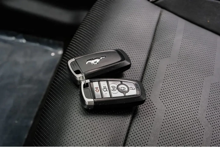 $33990 : 2018 Mustang GT Premium image 1