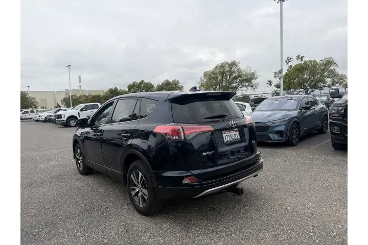 $21500 : Toyota RAV4 2017 XLE 4dr SUV image 1